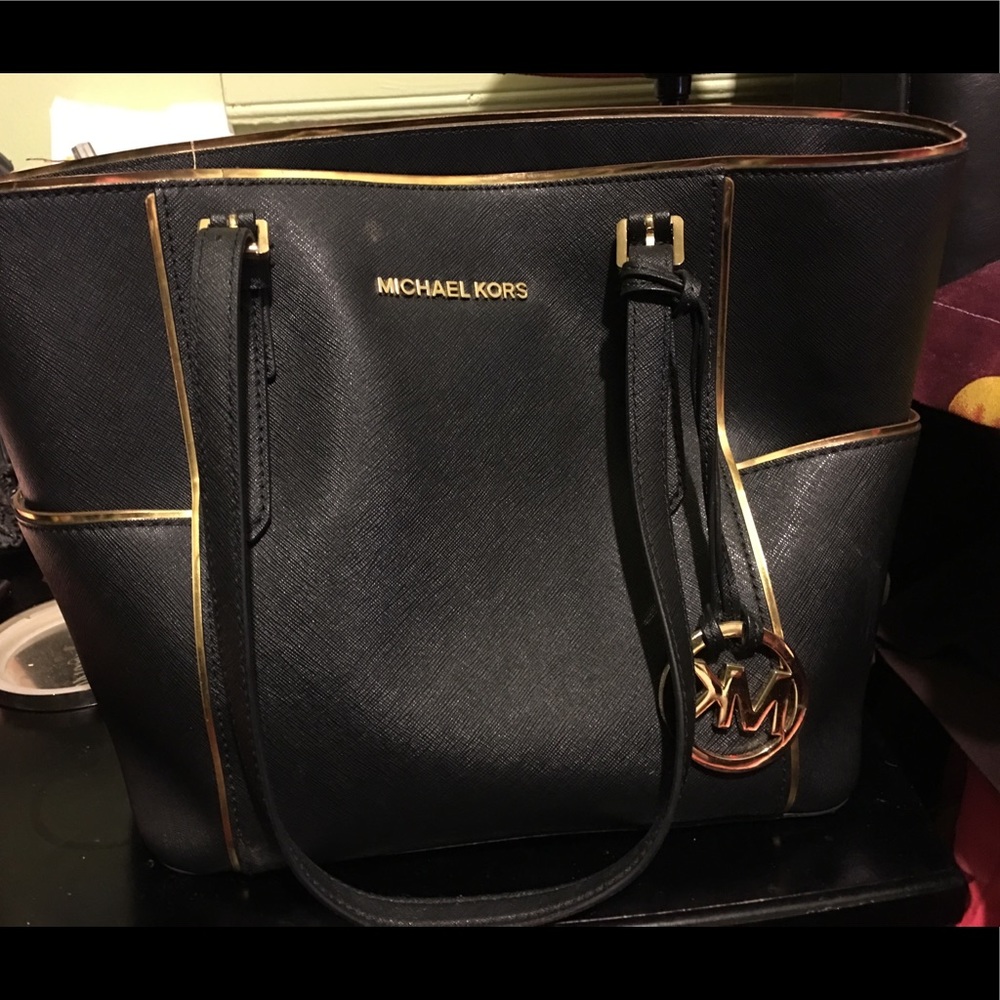 Micheal kors purse
